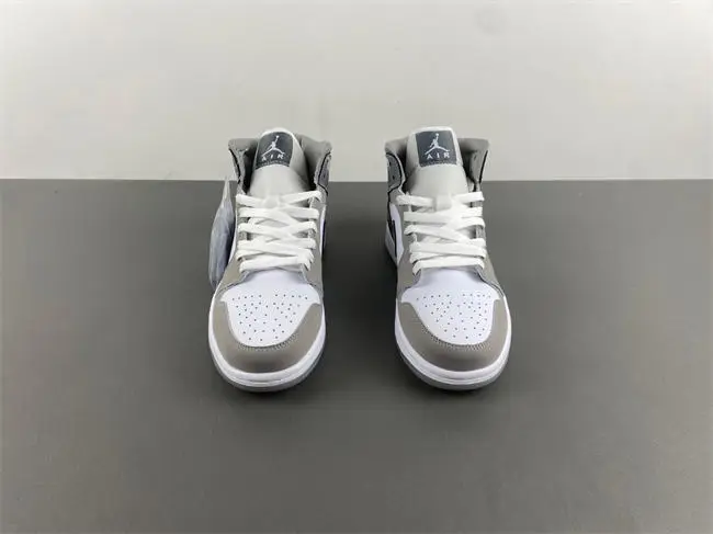 Air Jordan 1 Mid SE 