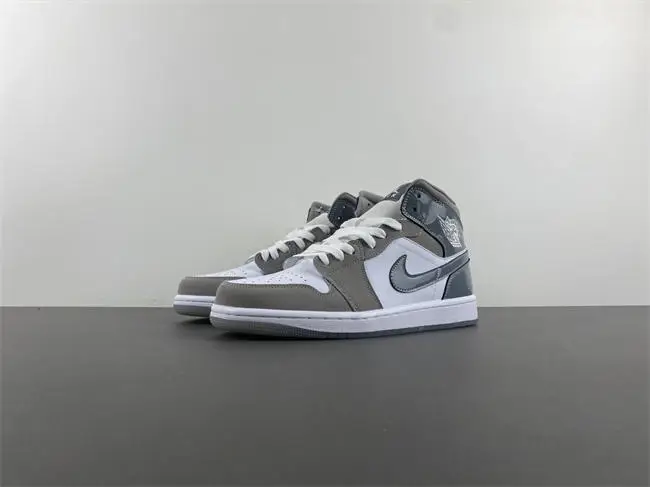 Air Jordan 1 Mid SE 