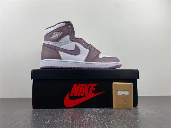 Air Jordan 1 Retro High OG Mauve 