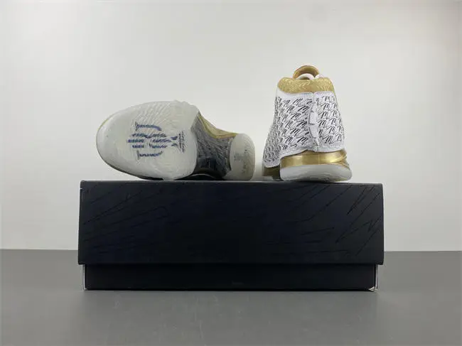 Air Jordan Trophy Room x Air Jordan 23 Retro 'White' 