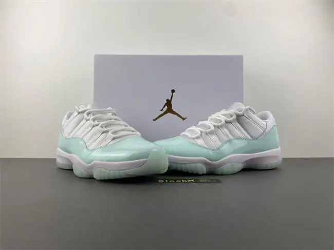 Air Jordan 11 Low
