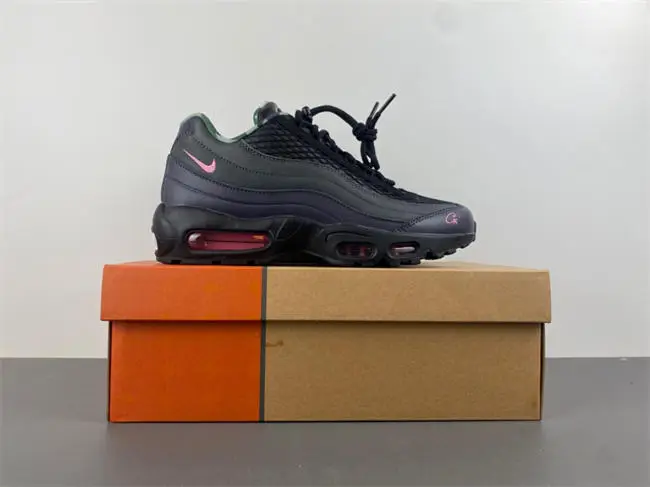 Corteiz x Air Max 95 SP “Pink 