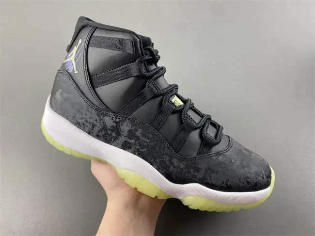 Air Jordan 11 “Sneaker 