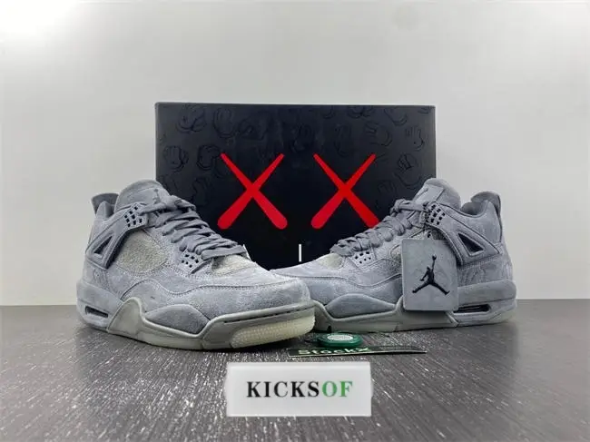 Jordan 4 Retro Kaws 