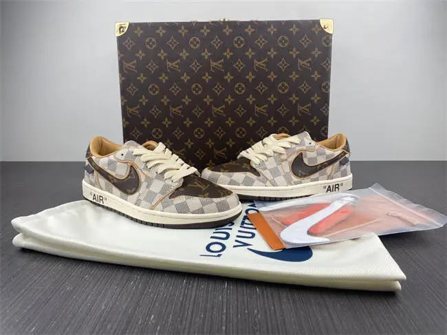 Nike Air Force 1 LV Low