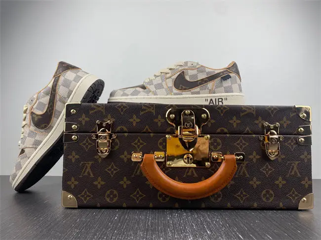 Nike Air Force 1 LV Low 