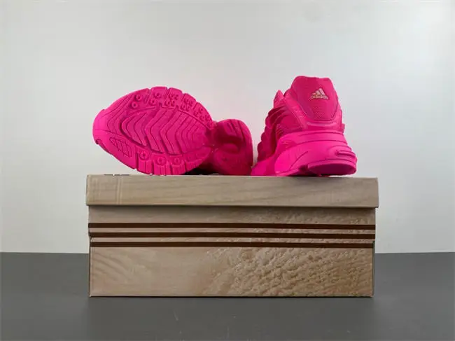 Pharrell x adidas Adista