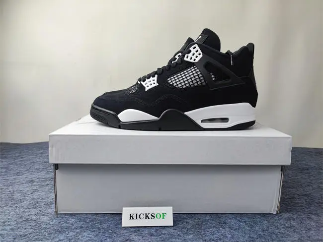 Air Jordan 4 Retro White Thunder 
