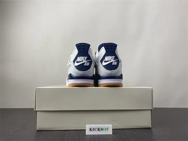 Nike SB x Air Jordan 4 “Navy” 