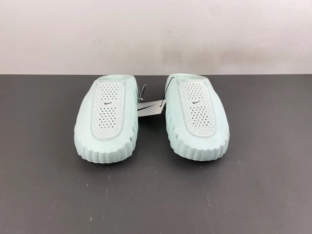 Nike Mind 001「Barely
