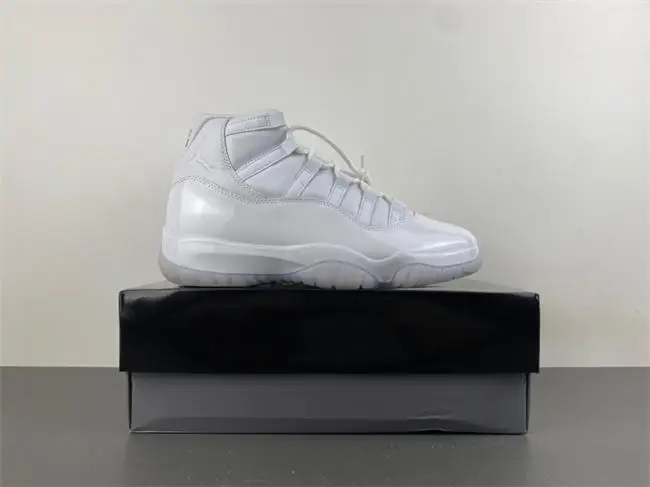 COMME des GARÇONS x Air Jordan 11 Pack Expected 